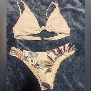 O’Neill bikini set-top and bottom size XS